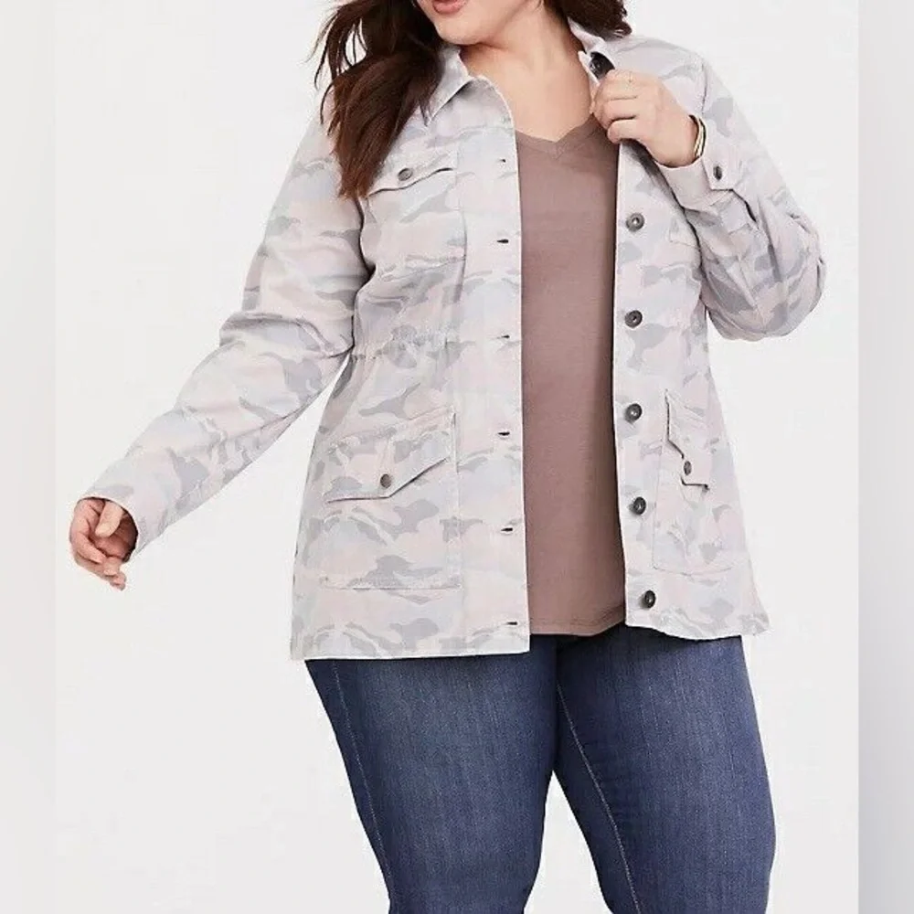 Torrid pink Camo jacket. - Picture 2 of 11